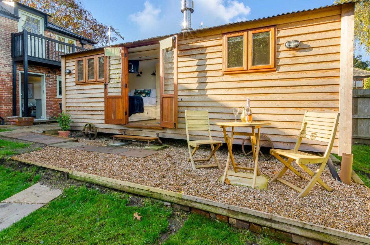 Hayloft And Shepherds Hut In Norfolk Broads With Fire Pit And Bbq From Ginger And Gold Ranworth ภายนอก รูปภาพ