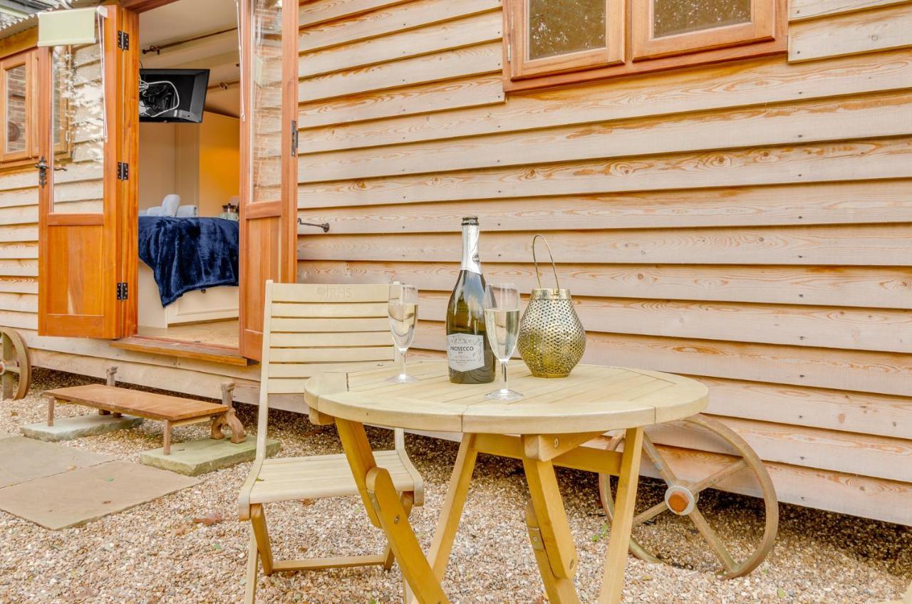 Hayloft And Shepherds Hut In Norfolk Broads With Fire Pit And Bbq From Ginger And Gold Ranworth ภายนอก รูปภาพ