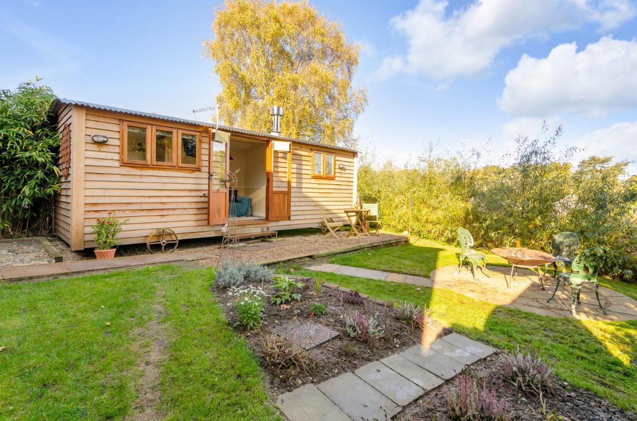 Hayloft And Shepherds Hut In Norfolk Broads With Fire Pit And Bbq From Ginger And Gold Ranworth ภายนอก รูปภาพ