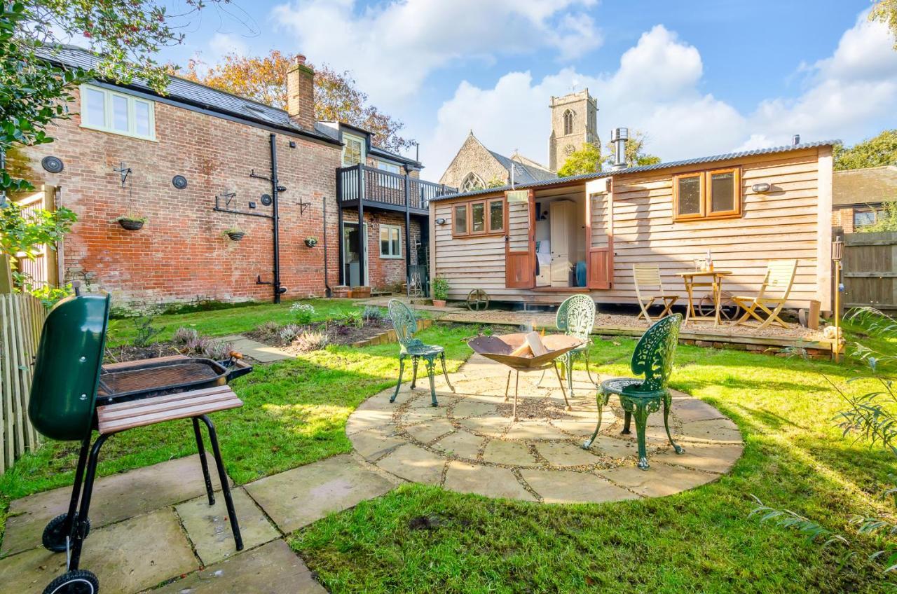 Hayloft And Shepherds Hut In Norfolk Broads With Fire Pit And Bbq From Ginger And Gold Ranworth ภายนอก รูปภาพ