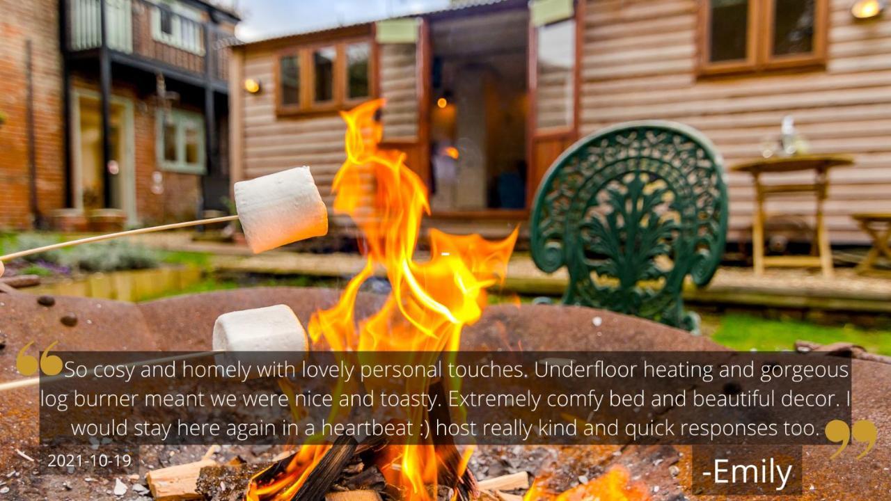 Hayloft And Shepherds Hut In Norfolk Broads With Fire Pit And Bbq From Ginger And Gold Ranworth ภายนอก รูปภาพ